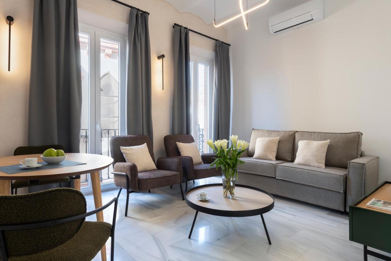 Magno Apartments San Gil - Shared Jacuzzi Sevilha Exterior foto